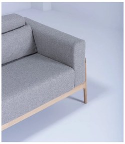 Сив диван с масивна дъбова конструкция , 210 см Fawn - Gazzda