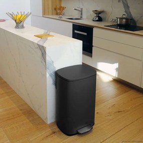 Матово черно стоманено кошче за боклук с педал 50 l Akira – Spirella