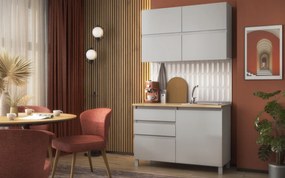 Кухня с включен термоплот Стиви