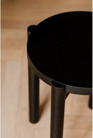 Черен стол от масивен бук Hopp – noo.ma