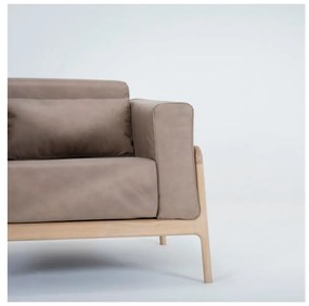 Светлокафяв фотьойл от биволска кожа с масивна дъбова конструкция Fawn - Gazzda