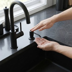 Дозатор Rea LON Black