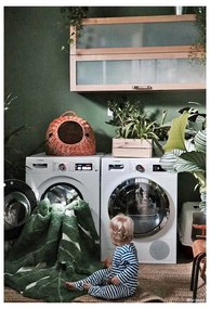 Тъмнозелен ръчно изработен памучен детски килим подходящ за пране 120x180 cm Monstera Leaf – Lorena Canals