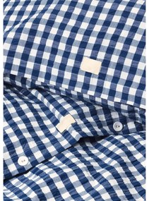 Бяло и тъмносиньо крепирано спално бельо за единично легло 140x200 cm Bæk&amp;Bølge - JUNA