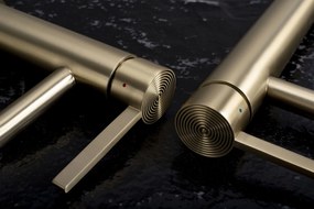 Смесител за мивка Rea Foster Gold Brush Low