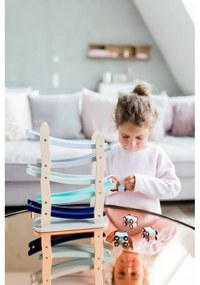 Дървена каскада с коли - Kindsgut