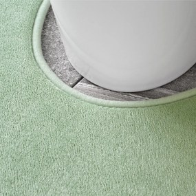 Светлозелени килими за баня в комплект от 2 бр. WC от мемори пяна 50x80 cm Anti-Bacterial – Catherine Lansfield