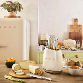 Комплект ножове със стойка SMEG KBSF02CR, 7 части, Слотове от акациево дърво, Немска неръждаема стомана, Крема