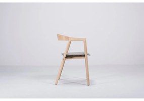 Трапезен стол от масивна дъбова дървесина със сива седалка Muna - Gazzda