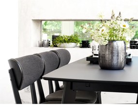 Трапезен стол от черен дъб с тъмносива седалка Cato - Rowico