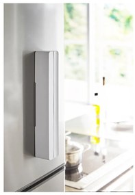 Бял магнитен държач за кухненски фолиа Tower - YAMAZAKI