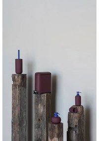 Тъмнолилав керамичен диспенсер за сапун 120 ml Lotus Play – Mette Ditmer Denmark