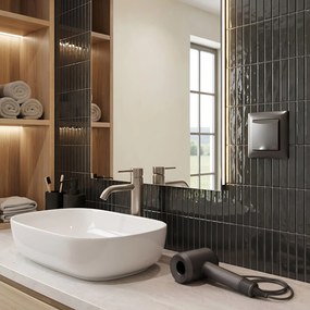 Единичен контакт със заземяване и капаче с рамка OSTE JNH005-G Grey