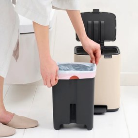 Кош за боклук Brabantia Bo Pedal 1010077, 7 л, Плавно затваряне, Гумирана основа, Бежов