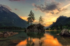 Фототапет – Планински пейзаж край езеро