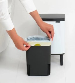 Кош за боклук Brabantia Bo Small Hi 1006639, 4 л, Повдигнат, Плавно и безшумно отваряне, Противоплъзгаща основа, Бял