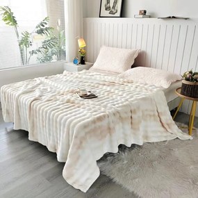 Кремаво покривало за легло от микроплюш 150x200 cm Victory – My House