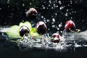 Фототапет – Зрели череши във вода