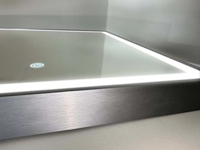 LED огледало в рамка за баня M1