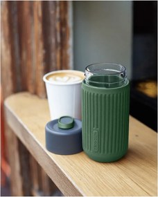 Зелена стъклена чаша за път 340 ml – Black + Blum