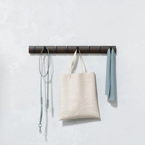 Тъмнокафява стенна закачалка от масивна топола Flip – Umbra