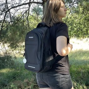 Черна раница от издръжлив материал - няколко размера Objem 22 L