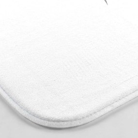 Бяло-сребрист килим за баня 45x75 cm Orbella – douceur d'intérieur