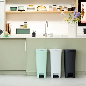 Кош за боклук с педал Brabantia StepUp 1005556, 40 л, Екологични материали, Голям отвор, Светлосив