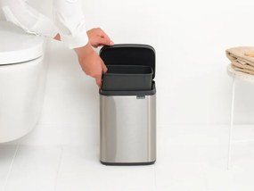 Кош за боклук Brabantia Bo Small 1006625, 4 л, Плавно и безшумно отваряне, Противоплъзгаща основа, Устойчив на пръстови отпечатъци, Инокс/Мат