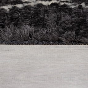 Черен килим 120x170 cm Aisha - Flair Rugs
