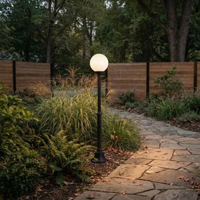 Класическа външна подова лампа черна с опалово стъкло 140 см IP44 - Champs