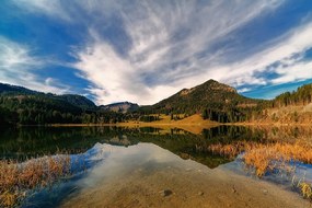 Фототапет – Езеро под хълмове