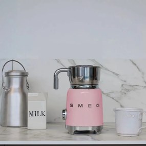 Уред за разпенване на мляко Smeg MFF11PKEU, 500 W, 600 мл, 8 програми, Подвижна кана, Автоматично изключване, Розов