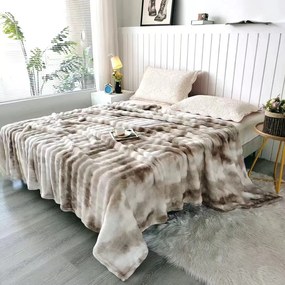 Бежово покривало за легло от микроплюш 150x200 cm Victory – My House