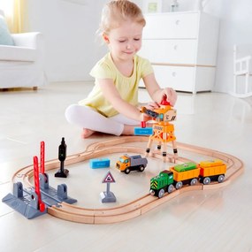 Hape - Дървен товарен влак с кран и камиоче H3732