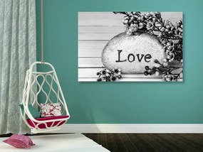 Картина на платно – С надпис на камък Love в черно-бял вариант