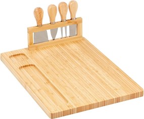 Бамбукова дъска за сирена с магнитна лента,върху която са поставени 4 бр. различни ножове от неръждаема стомана.