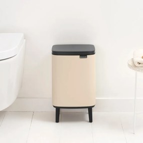 Кош за боклук Brabantia Bo Small Hi 1010461, 7 л, Повдигнат, Плавно и безшумно отваряне, Противоплъзгаща основа, Бежов