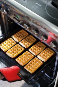 Комплект 2 форми за печене на гофрети Lekue 1009047, 500 мл, -60C / +220C, Платинен силикон, Червен