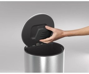 Кошче за боклук с педал от неръждаема стомана в блестящо сребрист цвят 30 l Arc – Joseph Joseph