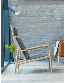 Фотьойл с масивна дъбова конструкция и седалка от сива биволска кожа Dedo - Gazzda