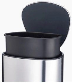 Пластмасово кошче за боклук с педал в сребрист цвят 5 l Luxe – Joseph Joseph