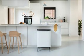 Кош за боклук Brabantia Bo Touch Hi 1001259, 60 л, Странични отвори за пренасяне, Регулируеми крака, Бял