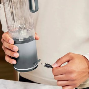 Преносим блендер Ninja Blast Max BC251EUSL, 14.4W, 11.1V, 570 мл, 19000 об/мин, Трошене на лед, До 25 цикъла, Без BPA, Сребрист