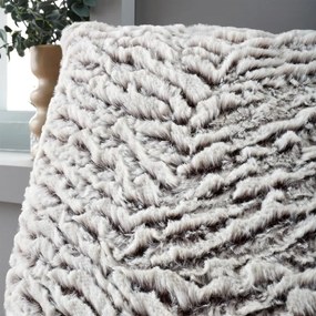 Декоративна възглавница от изкуствена кожа 43x43 cm Wolf Faux Fur – Catherine Lansfield