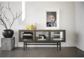 Кафява витрина от декор от дъб с плъзгащи се врати 170x75 cm Hazelton – Rowico