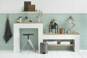 Кош за боклук с педал Brabantia NewIcon 649012, 5 л, Плавно затваряне, Противоплъзгаща основа, Сив