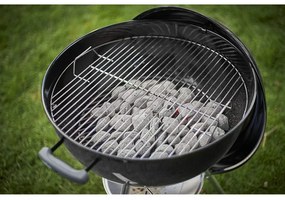 Барбекю на дървени въглища Weber Classic Kettle 1241304, 47 см, Емайлирана стомана, Регулатор за въздух, 2 колела, Термометър, Черен