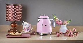Розова електрическа кана от неръждаема стомана 800 ml Retro Style – SMEG
