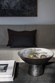 Черна/в цвят слонова кост глинена купа ø 31,5 cm By Hand – Mette Ditmer Denmark